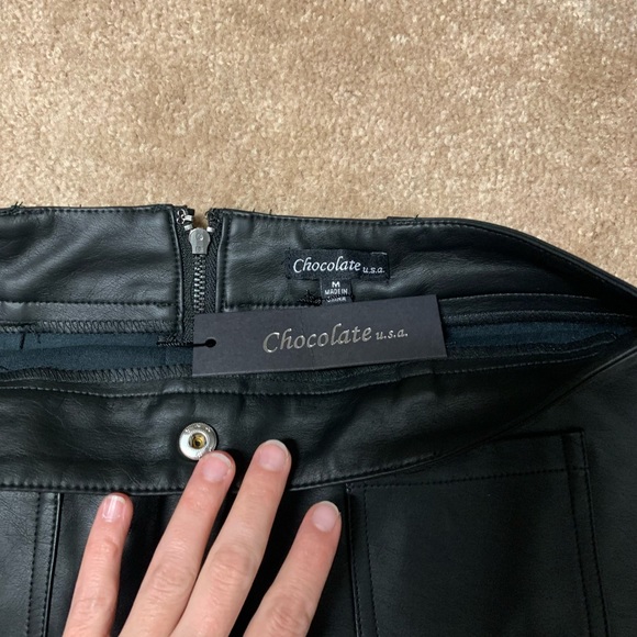 NWT faux leather mini skirt - Picture 3 of 3